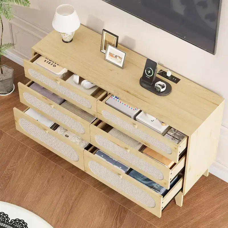 1-Comò da Montare in Rattan a 6 Cassetti con Prese di Corrente e Porte USB, Mobile Contenitore in Legno per Camera da Letto
