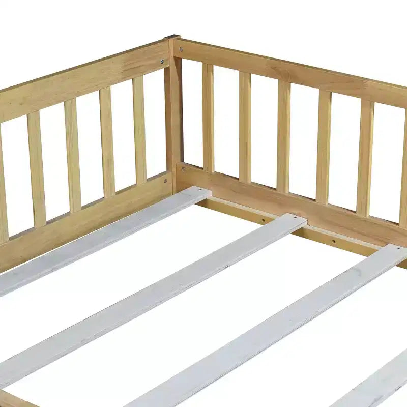 Letto per Bambini a grandezza naturale con Recinzione di Sicurezza e Porta – Letto Basso per Bambini con Sponda di Protezione