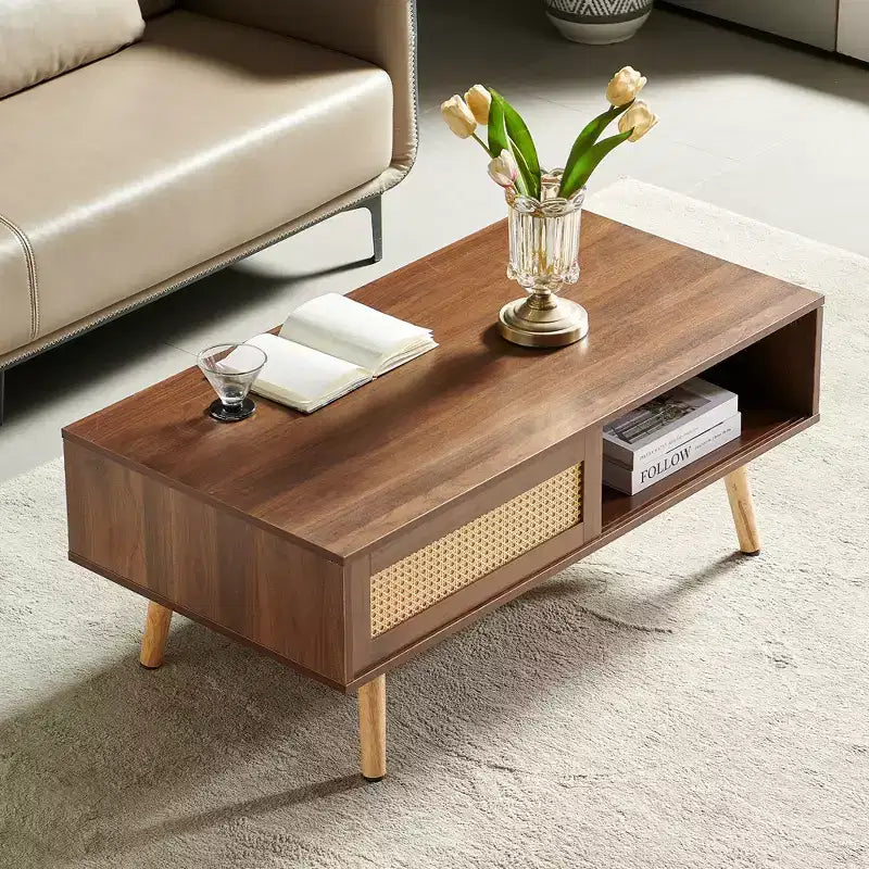 Tavolino da caffè in rattan con vano contenitore a sportello scorrevole | Gambe in legno massello, Noce, 104 cm