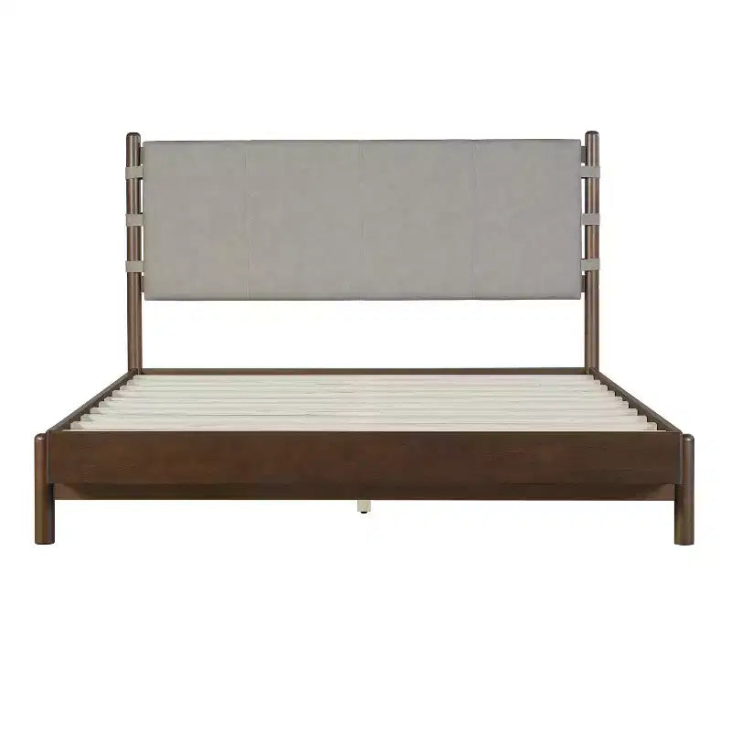 Letto a piattaforma in legno di gomma Mid-Century con testiera a cinghie in similpelle | Queen & King
